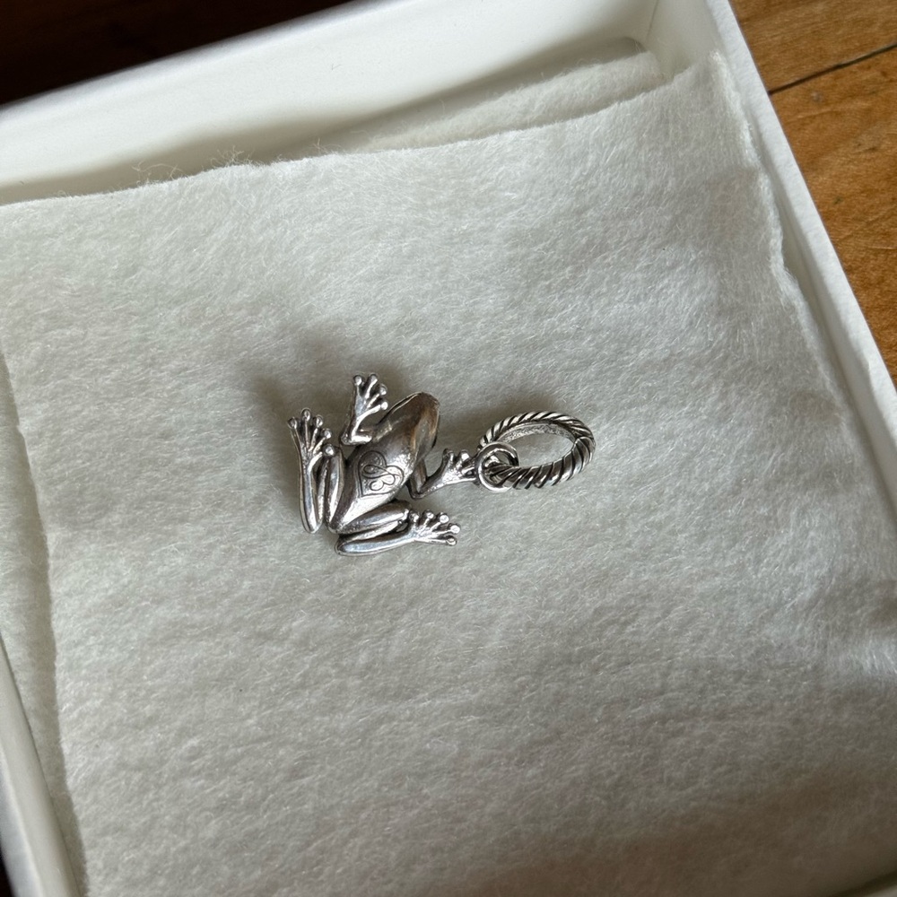 Brighton Jewelry Dangle Charms Sterling silver Ribbit frog charm, crystal eyes - Picture 2 of 2
